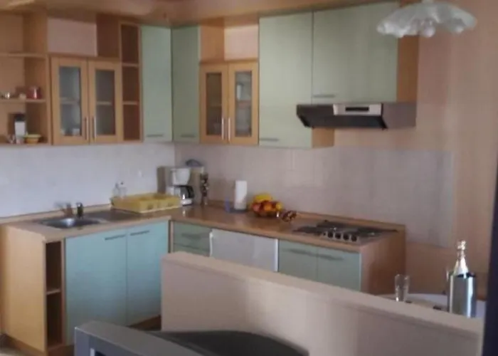 아파트 In Mit Grosser Terrasse By Interhome